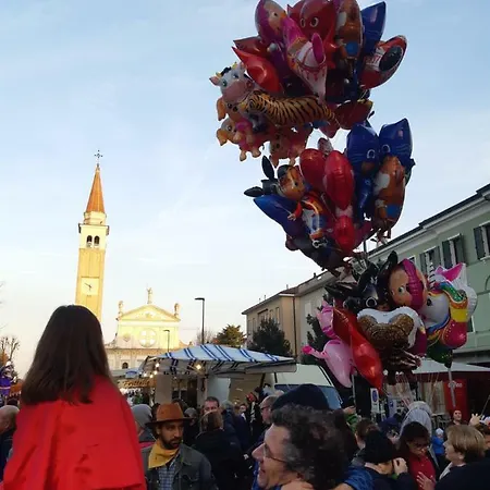 Monolocale Spese Incluse In Piazza موليانو فينيتو